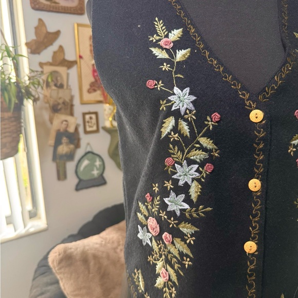 Tantrums Black Cardigan with Floral Embroidery - Picture 2 of 4